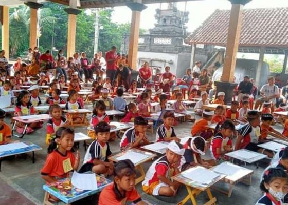 Nusabali.com - ratusan-siswa-tk-ikuti-penebalan-aksara-bali