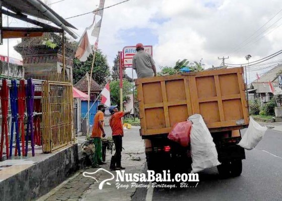 Nusabali.com - anggaran-angkut-sampah-terbatas-dlh-bangli-masih-pakai-solar