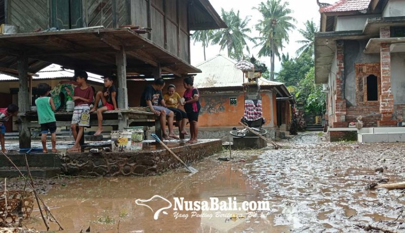 www.nusabali.com-banjir-bandang-rendam-puluhan-rumah