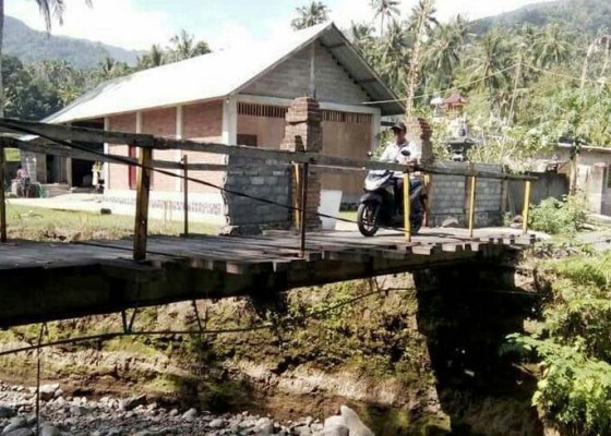 Nusabali.com - perbaikan-jembatan-manuksesa-dianggarkan-tahun-ini