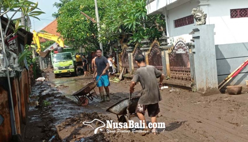 www.nusabali.com-pasca-bencana-banjir-bandang-genangi-puluhan-rumah-di-desa-kalibukbuk-buleleng