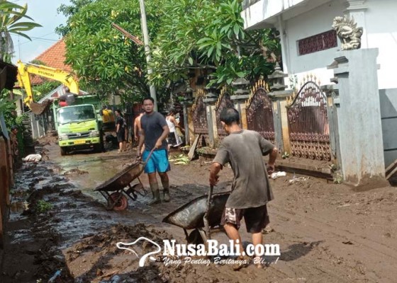 Nusabali.com - pasca-bencana-banjir-bandang-genangi-puluhan-rumah-di-desa-kalibukbuk-buleleng