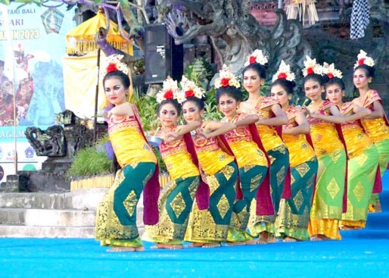 Nusabali.com - difabel-memukau-di-festival-tari-jembrana