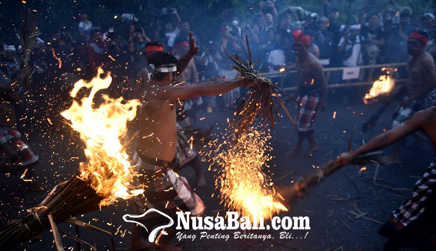 www.nusabali.com-tradisi-siat-api-di-desa-adat-duda-dipercaya-sebagai-upacara-pembersihan-sekala-dan-niskala