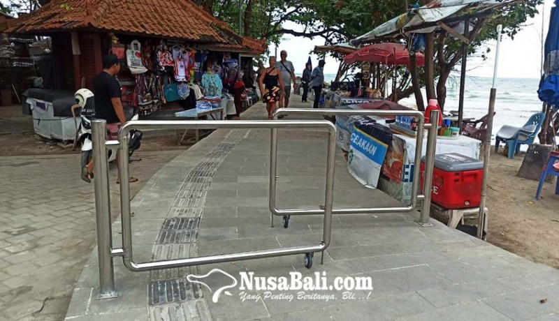 www.nusabali.com-cegah-motor-masuk-kawasan-jogging-track-desa-adat-kuta-pasang-portal