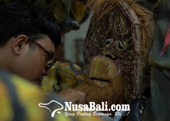 Nusabali.com - amurkaning-pertiwi-ogoh-ogoh-suwung-bantan-kendal-usung-dampak-kerusakan-alam-dibalut-teknologi-otomasi