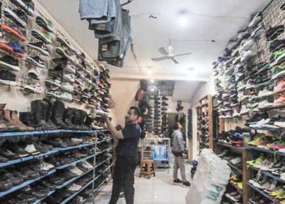 Nusabali.com - praktik-impor-ilegal-sepatu-bekas-harus-disetop