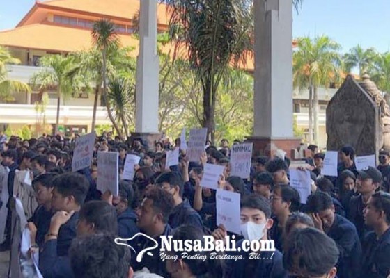 Nusabali.com - ratusan-mahasiswa-unud-aksi-demo-rektorat-sepakat-perbaiki-sistem-spi