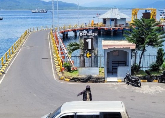 Nusabali.com - penyeberangan-ketapang-gilimanuk-tutup-kendaraan-silakan-menunggu-di-kantong-parkir
