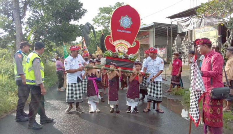 www.nusabali.com-parade-budaya-meriahkan-hut-desa-peringsari