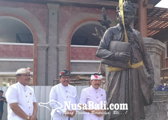 Nusabali.com - kiprah-di-balik-patung-tokoh-pariwisata-tjokorda-agung-sukawati