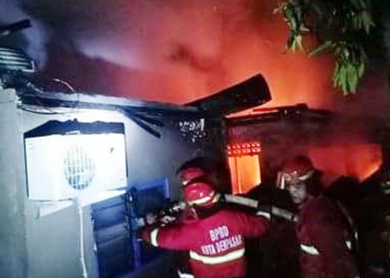Nusabali.com - usai-listrik-mati-rumah-di-noja-hangus-terbakar