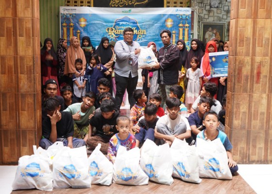 Nusabali.com - pelindo-bagikan-ribuan-paket-sembako-dan-takjil-gratis-selama-ramadhan