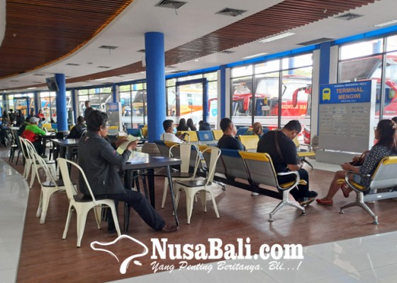 Nusabali.com - terminal-mengwi-lewati-puncak-mudik-lebaran-arus-penumpang-kembali-normal