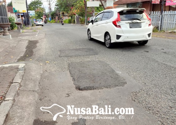 Nusabali.com - kondisi-jalan-nangka-dikeluhkan-warga-pemkot-akan-perbaiki-tahun-ini