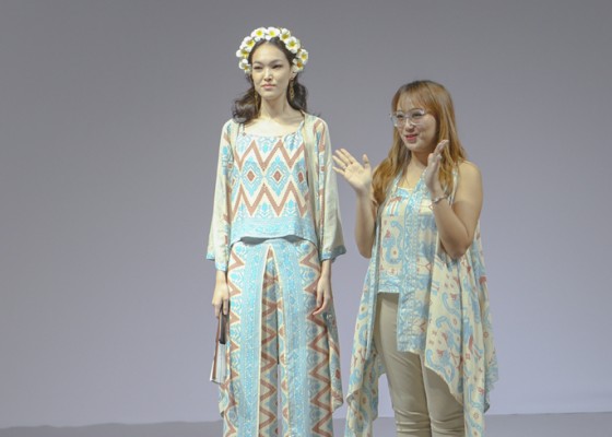 Nusabali.com - cap-bali-usung-seri-wayang-pada-hong-kong-fashion-week-2023