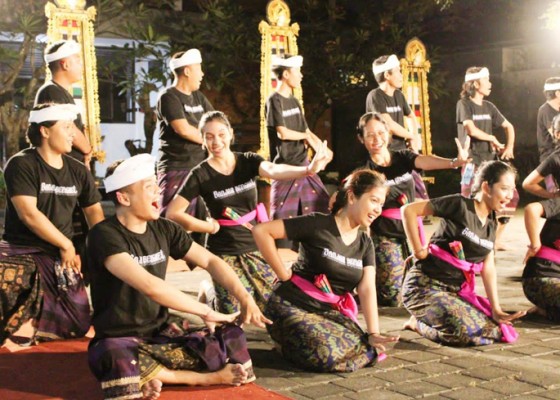 Nusabali.com - kesenian-janger-tradisi-banjar-bengkel-duta-denpasar-disiapkan-ikuti-pkb-xlv