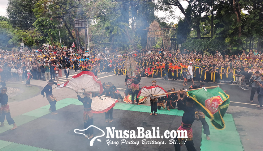 www.nusabali.com-hari-tari-sedunia-di-denpasar-terguyur-hujan-gus-eka-manca-berkah-tumpek-wayang