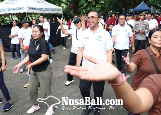 Nusabali.com - may-day-di-denpasar-dimeriahkan-senam-dan-pentas-seni-budaya
