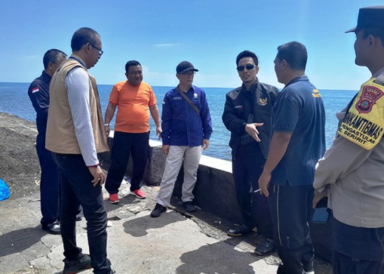 Nusabali.com - pasang-alat-deteksi-tsunami-bmkg-survei-4-lokasi-pesisir-buleleng