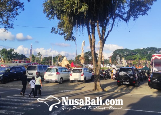 Nusabali.com - dikeluhkan-warga-juru-parkir-alun-alun-bangli-dikumpulkan