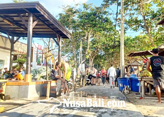 Nusabali.com - keran-air-di-pantai-kuta-tuai-keluhan-dinas-pupr-akan-lakukan-kajian-lagi