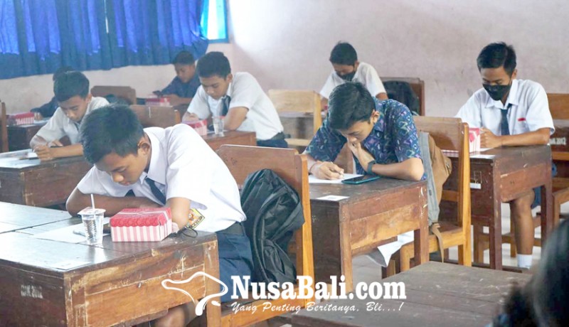 www.nusabali.com-smpn-2-amlapura-cegah-siswa-ribut-tiap-ruang-kelas-dipasangi-cctv