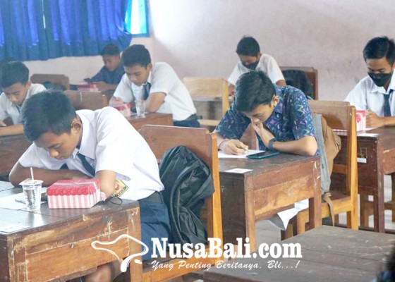 Nusabali.com - smpn-2-amlapura-cegah-siswa-ribut-tiap-ruang-kelas-dipasangi-cctv