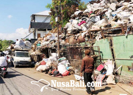 Nusabali.com - pemilik-usaha-rongsokan-diberi-tenggat-waktu-bersihkan-tumpukan