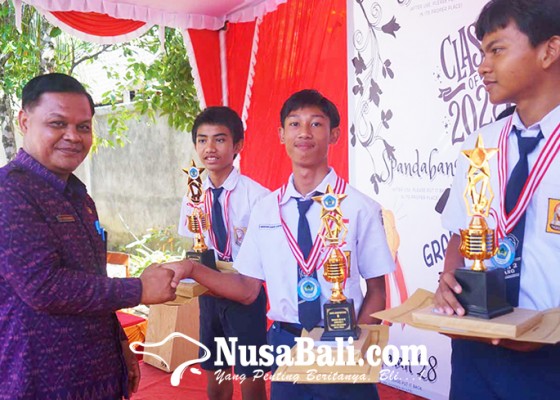 Nusabali.com - smpn-2-abang-apresiasi-siswa-juara