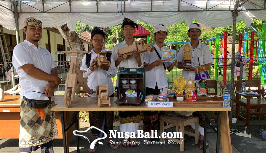 www.nusabali.com-siswa-slbn-1-badung-dilatih-keterampilan-membuat-kerajinan-kayu