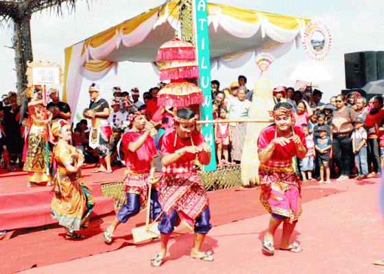 Nusabali.com - bupati-eka-wiryastuti-buka-jatiluwih-agriculture-festival