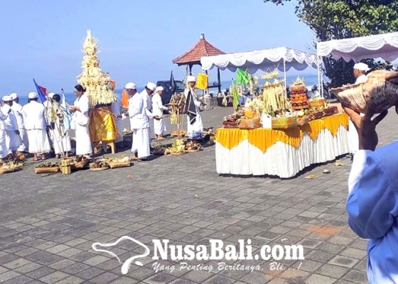 Nusabali.com - upacara-pamarisudha-bhumi-di-pantai-purnama