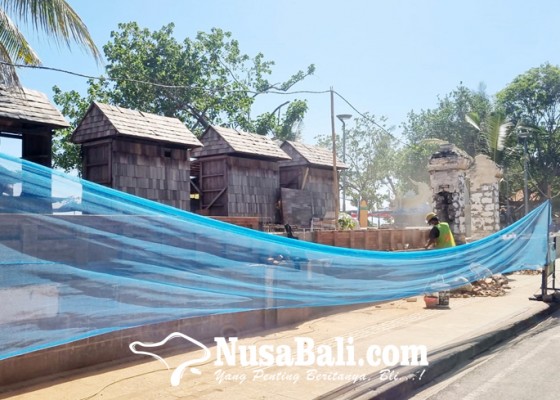 Nusabali.com - usulan-penambahan-ornamen-di-atas-tembok-penyengker-pantai-kuta-dinas-pupr-lakukan-kajian