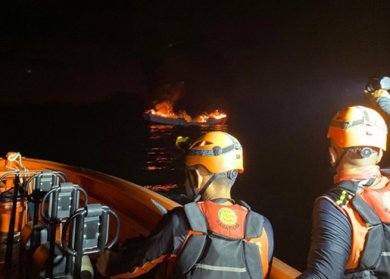 Nusabali.com - km-bandar-nelayan-terbakar-31-abk-berhasil-dievakuasi