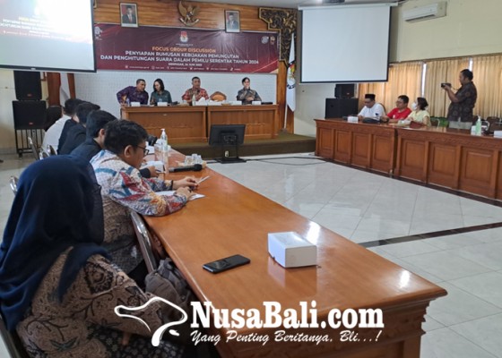 Nusabali.com - pakai-2-panel-penghitungan-suara-kpu-bali-diminta-pakai-gedung-sekolah-untuk-tps