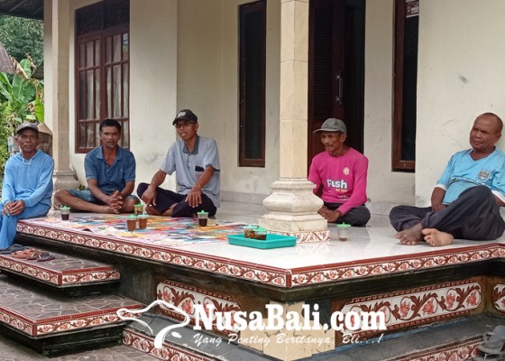 Nusabali.com - 4-warga-desa-tunjuk-terancam-kehilangan-tempat-tinggal