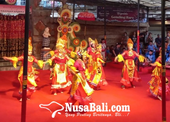 Nusabali.com - sanggar-seni-ratna-sari-tampilkan-kesenian-anyar-betawi