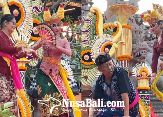 Nusabali.com - parade-joged-bumbung-tradisi-di-pkb-ke-45-momen-emas-meluruskan-stigma-seni