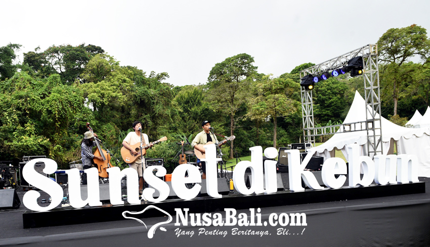 www.nusabali.com-menikmati-musik-dalam-suasana-kebun