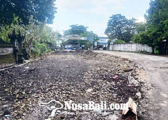Nusabali.com - proyek-penataan-pesisir-pantai-tanjung-benoa-dikeluhkan-bws-bali-penida-warning-kontraktor