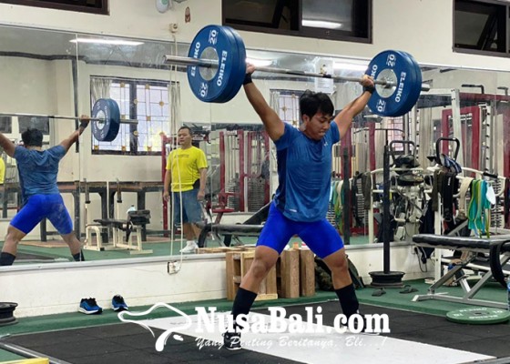 Nusabali.com - banat-dibayangi-lifter-juara-dunia