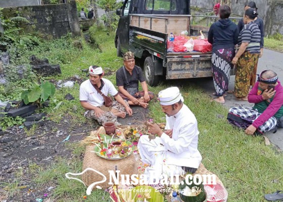 Nusabali.com - duda-utara-bangun-jalan-desa-wisata