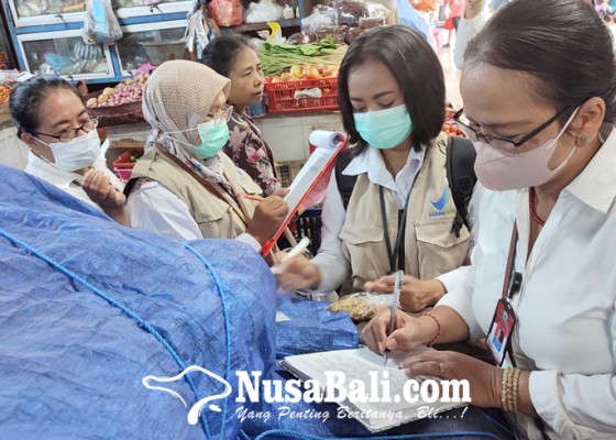 Nusabali.com - jelang-galungan-bbpom-denpasar-sidak-pangan-di-pasar-badung