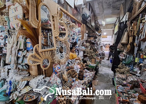Nusabali.com - pasar-kumbasari-pasar-seni-satu-satunya-kota-denpasar-yang-luput-dari-pandang