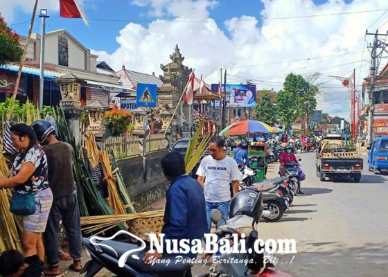 Nusabali.com - pedagang-musiman-dongkrak-pendapatan-pasar
