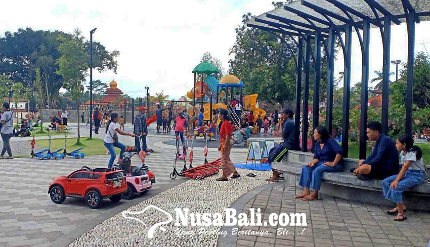 www.nusabali.com-alun-alun-jadi-lokasi-alternatif-objek-rekreasi-warga-bangli