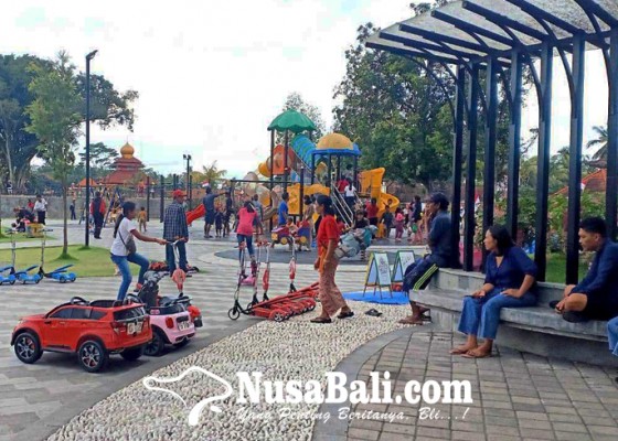 Nusabali.com - alun-alun-jadi-lokasi-alternatif-objek-rekreasi-warga-bangli