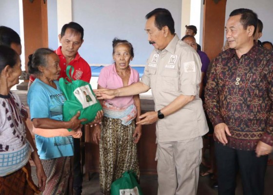 Nusabali.com - dpd-ri-gelontor-bantuan-bencana-untuk-korban-tanah-longsor