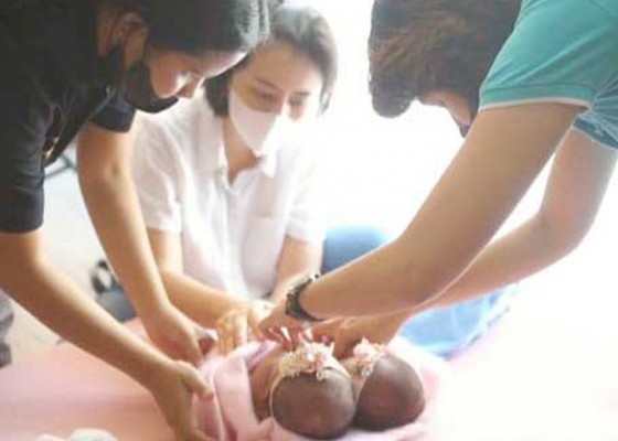 Nusabali.com - foto-bermodel-bayi-baru-lahir-jadi-tren